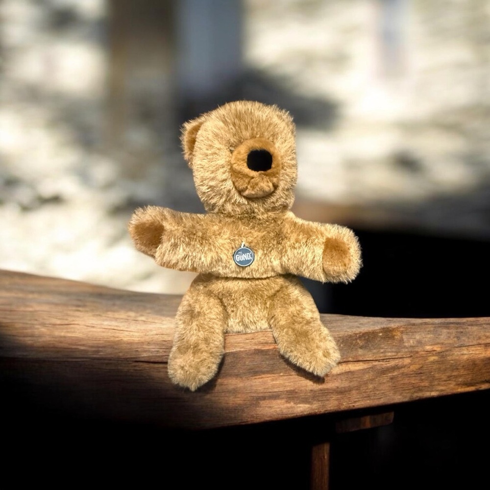 Vintage Gund Collector’s Teddy Bear. 1977. Excellent Condition. Still has tags.